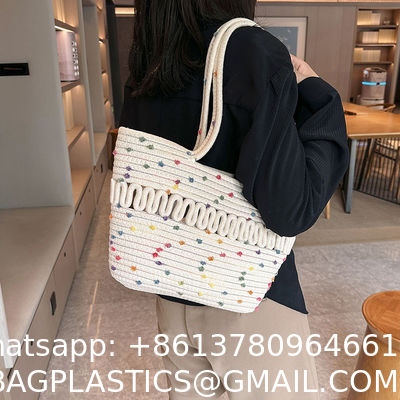 New Large Straw Raffia Handbag For Women 2 Colors Casual Beach Bag Handmade Crocheted Wicker With Open Closure Chain Decoration