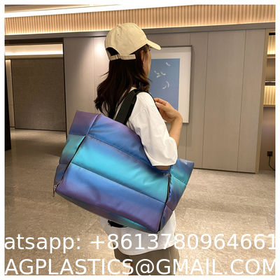 Luxury Jelly Beach PVC Tote Bag For Women Custom Designed Fashionable Shopping Handbag With Logo Vinyl Bag Handles Sports Clear PVC Tote Bags