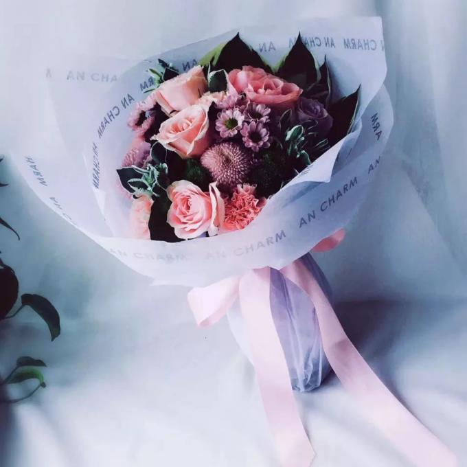 یک رول 50 سانتی متری 75 سانتی متری با لوگوی سفارشی چاپ دستمال کاغذی / بسته بندی هدیه / ورق های کاغذ بسته بندی با نشان 26