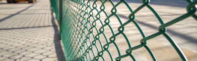 Wire 9 Gauge Green Vinyl Coated Galvanized Steel Chain Link Fence Fabric, Diamond Mesh Size 2-3/8 Inch, Galvanized Fencing Wire Roll For Garden And Animals Enclosure 1