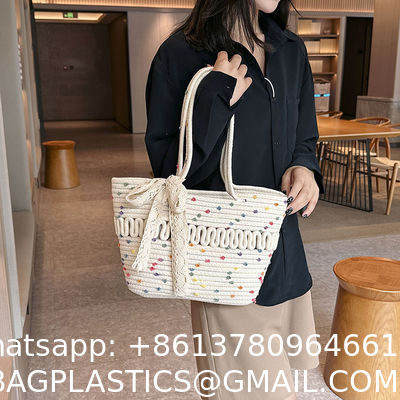 New Large Straw Raffia Handbag For Women 2 Colors Casual Beach Bag Handmade Crocheted Wicker With Open Closure Chain Decoration